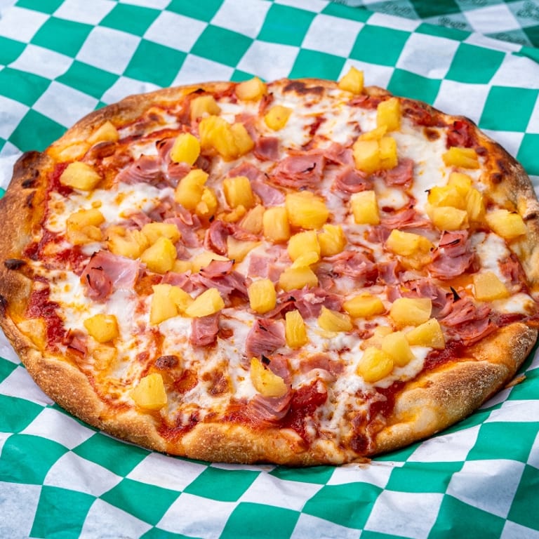 Savor Our Hawaiian Pizza