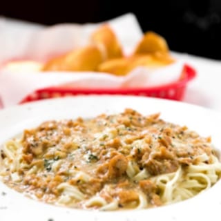 Linguini & White Clam Sauce